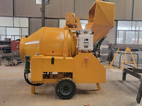 礦用濕噴臺(tái)車(chē)，礦用混凝土泵，礦用攪拌機(jī)發(fā)貨